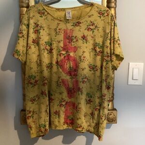 Magnolia Pearl floral LOVE T-shirt. OS NWOT